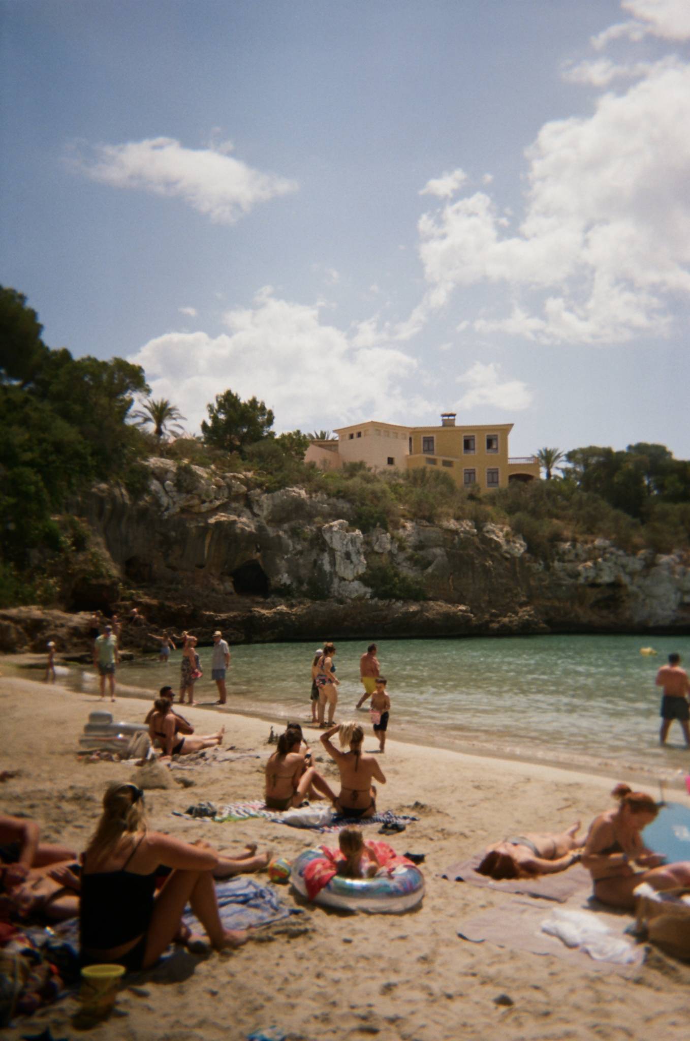 THE TRAVELER 35MM FILM CAMERA | WHITE