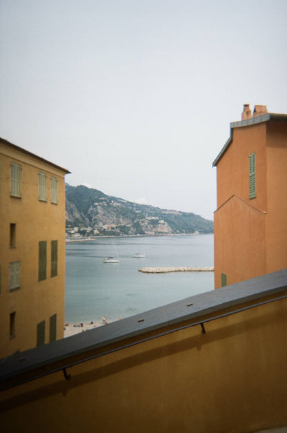 THE TRAVELER 35MM FILM CAMERA | CORAL