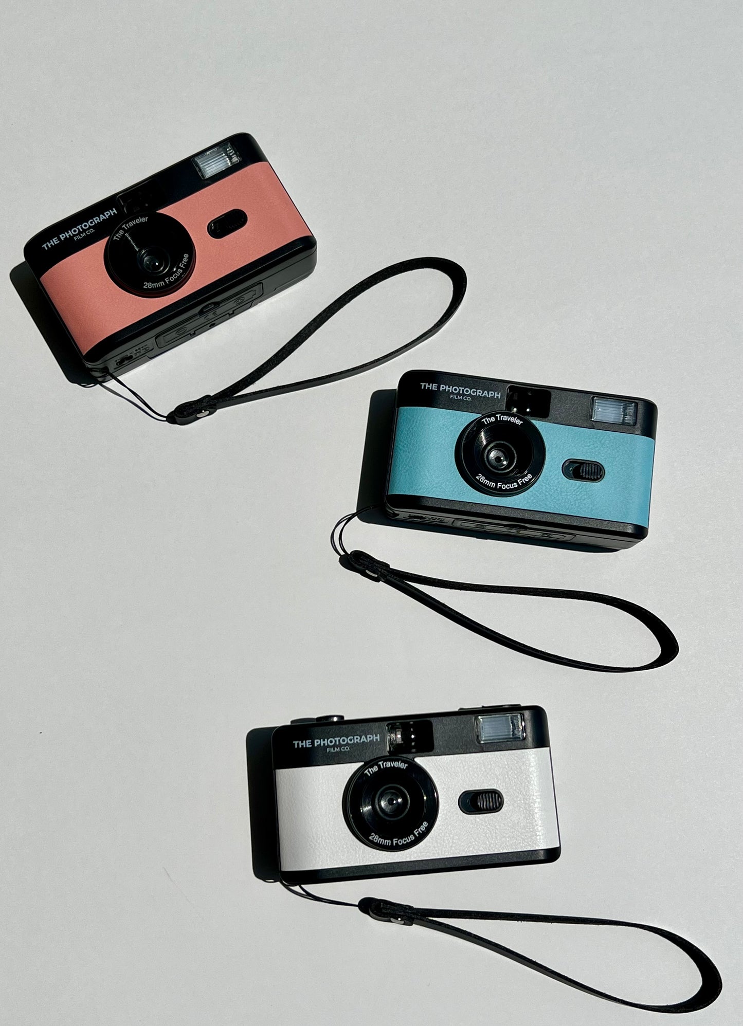 Looking for a compact and reliable way to capture high-quality film photos on the go? This 35mm portable film camera is your perfect companion. With its sleek design and lightweight build, this camera offers convenience without sacrificing performance. Featuring a 28mm lens, it delivers crisp, sharp images ideal for street photography, travel shots, or capturing everyday moments. Whether you're a seasoned photographer or a beginner, the easy-to-use controls make it simple to shoot stunning film photography.